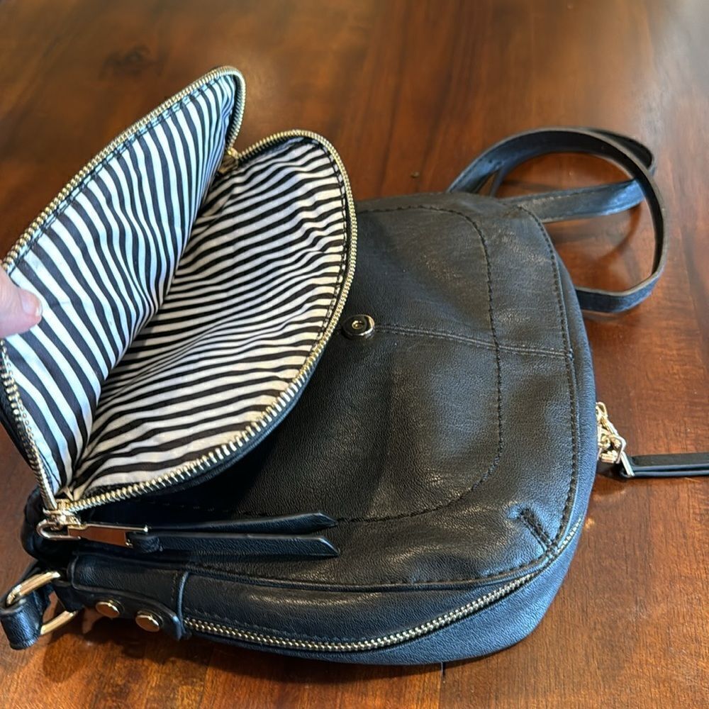 Antik Kraft Black Faux Leather Crossbody Bag | Adjustable Strap Zip Flap Purse - Picture 8 of 13